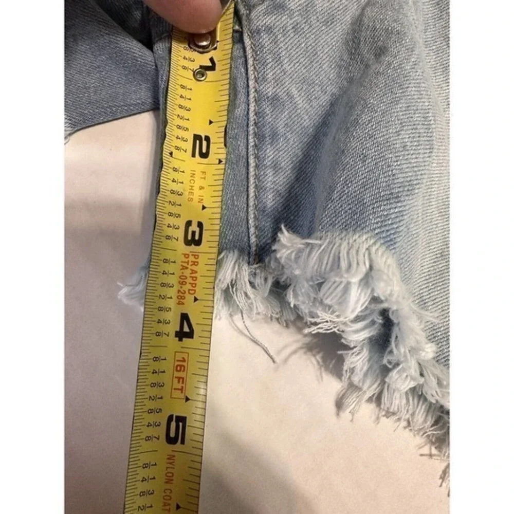 YMI Junior Distressed Shorts Size 11/ 30 Denim Light‎ Wash Dream Collection #864